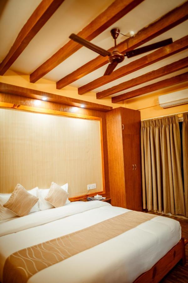 Paradise Boutique Hotel 포카라 외부 사진