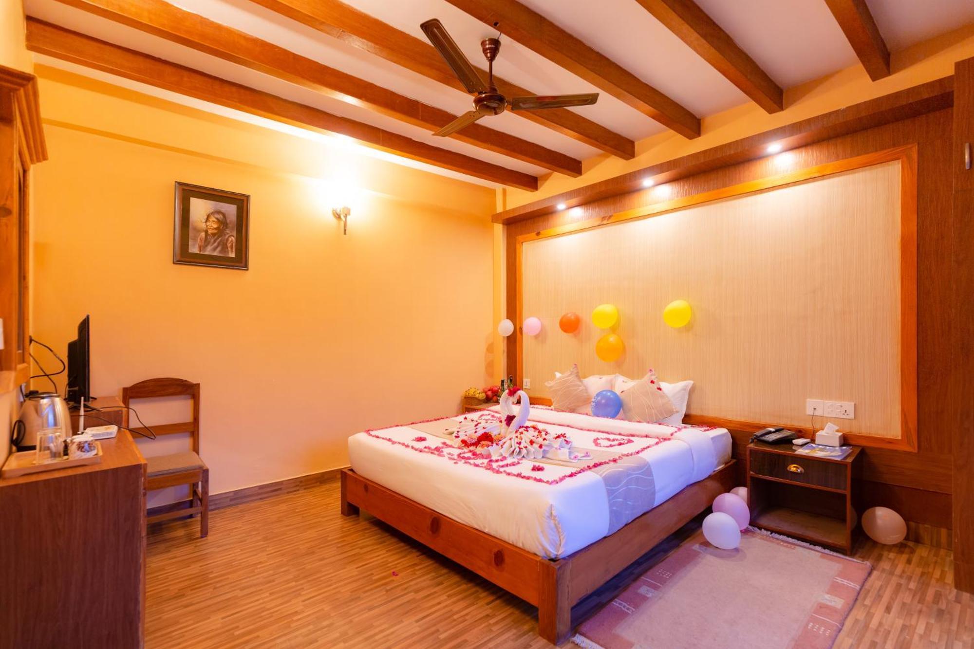 Paradise Boutique Hotel 포카라 외부 사진